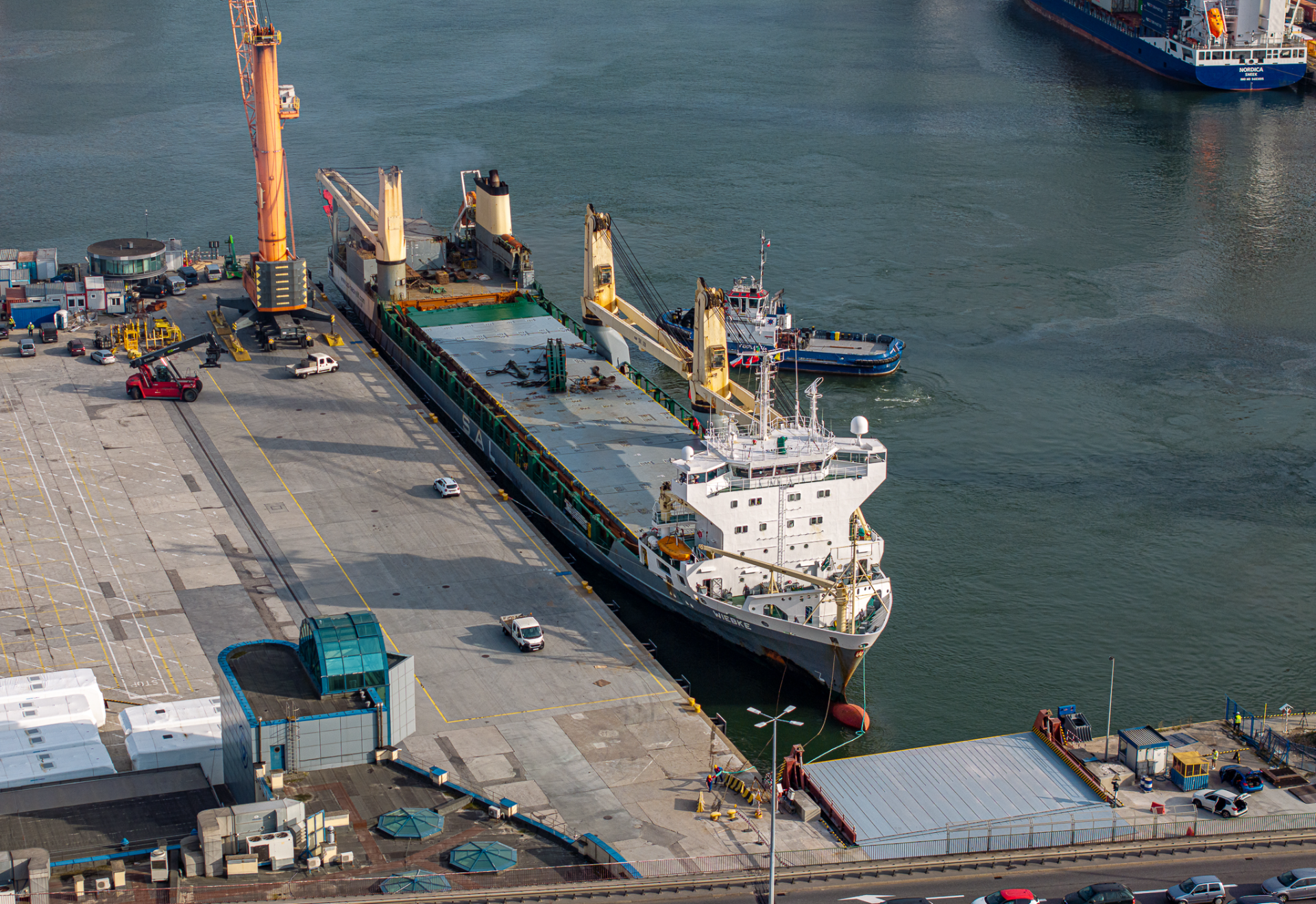 Featured image showing UTC Overseas Poland at the Port of Gdynia where transformers and shunt reactors were unloaded from a deep-sea vessel.