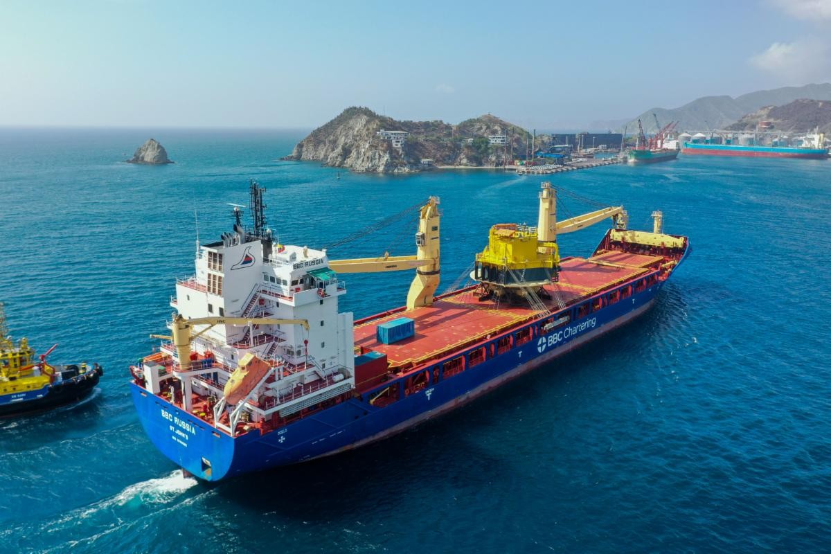 Transporting an SPM CALM Buoy from Dubai to Colombia